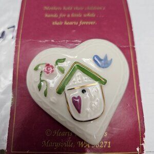 VINTAGE CERAMIC BIRDHOUSE BROOCH BY HEARTS & FLOWERS, 2 1/2"